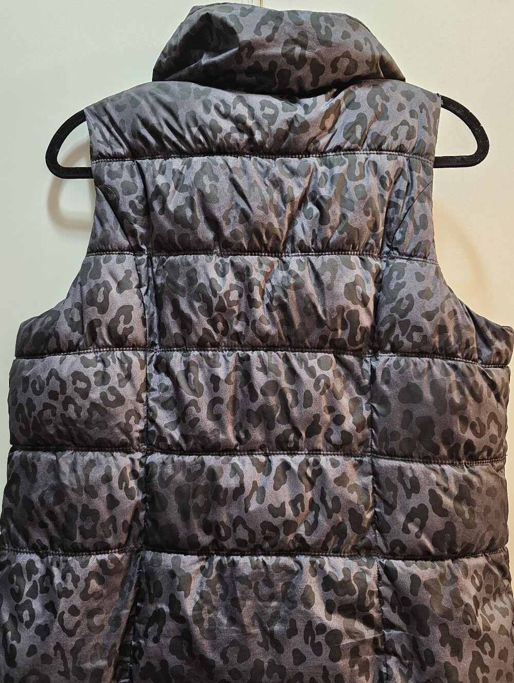 Old Navy Quilted Puffer Vest in Charcoal Leopard - Picture 2 of 4
